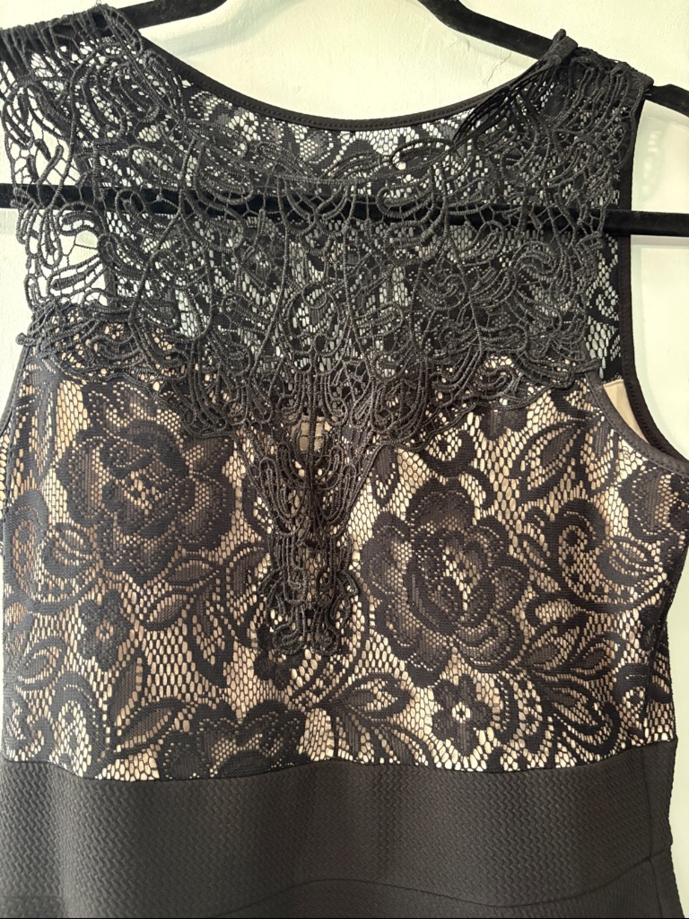 NEW WITH TAGS: Trixxi Black Lace Bodice Midi Dress with Nude Lining - Picture 4 of 6